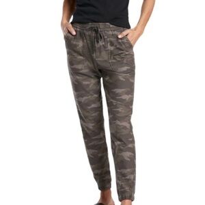 Athleta Camo Farallon Jogger Pants Drawstring Black Olive Green